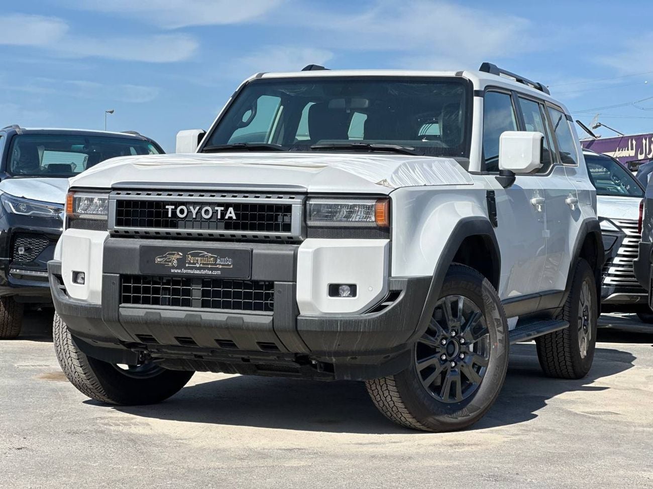 تويوتا برادو 2.8 لتر تيربو ديزل أوتوماتيك // 2026 // خيار ALR مع ثلاجة، فتحة سقف، مشغل DVD وكاميرا خلفية // عرض خ