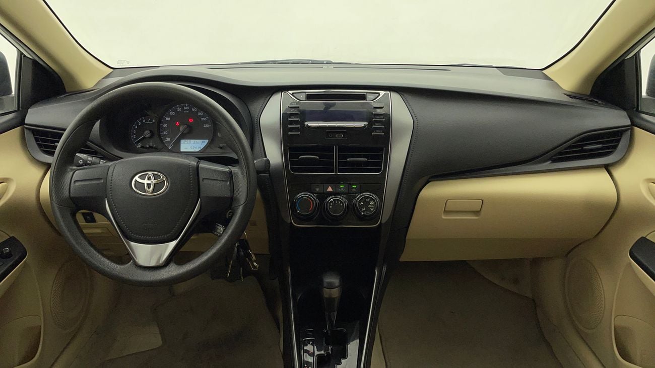 تويوتا يارس SE 1.5 | بدون دفعة مقدمة | اختبار القيادة في المنزل