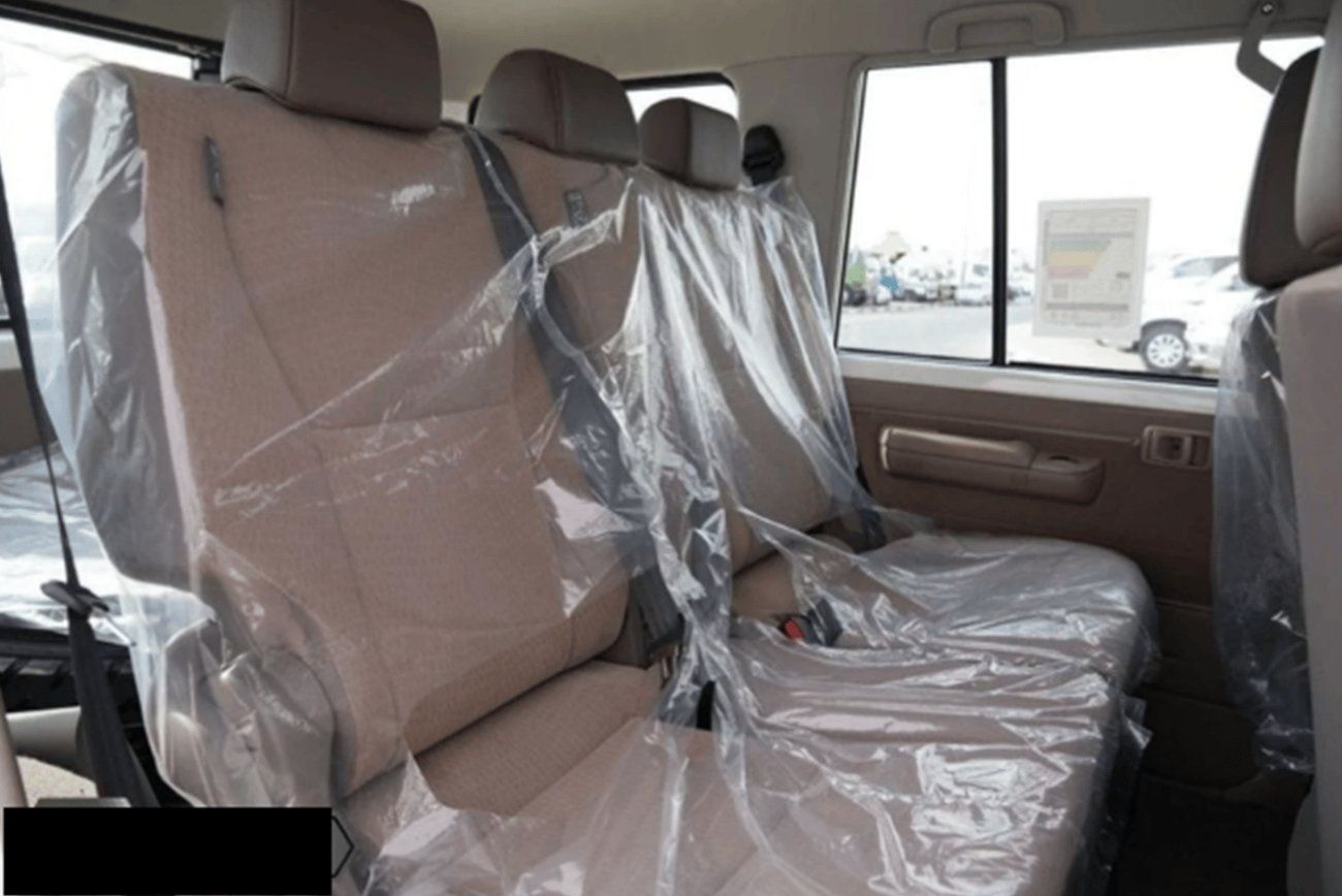 تويوتا لاند كروزر 70 LC76 Manual ECTP2M014 - 2026 Toyota LC76 5 Doors Hardtop - 4.0L Petrol Manual - White with Beige Interior