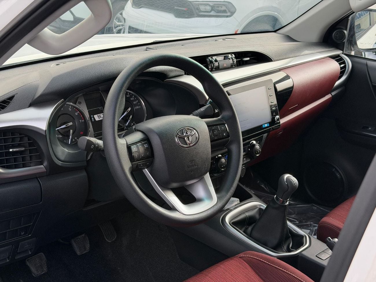 Toyota Hilux SR5 2.7L Petrol Manual Push Start 4WD 2025 Export @ 118,000 AED
