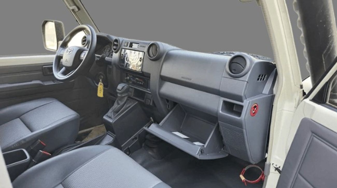 تويوتا لاند كروزر 70 ECTWAL001 - 2025 Toyota LC78 3 Doors Hardtop - 2.8L Diesel Auto – White with Grey  Interior