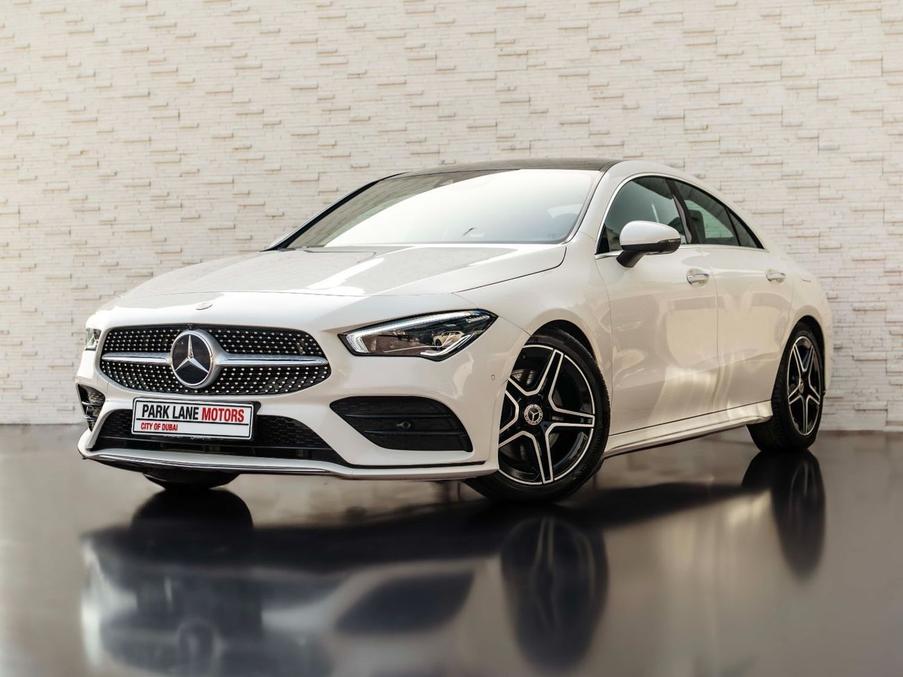 Mercedes-Benz CLA 250 Std 2.0L (221 HP)