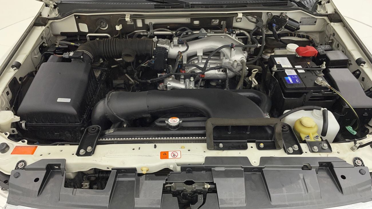 ميتسوبيشي باجيرو GLS MIDLINE 3 | بدون دفعة مقدمة | اختبار القيادة في المنزل