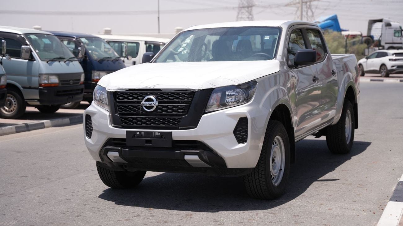 Nissan Navara Nissan Navara  2.5L 4WD Diesel XE MT DCab Plus MY-2023