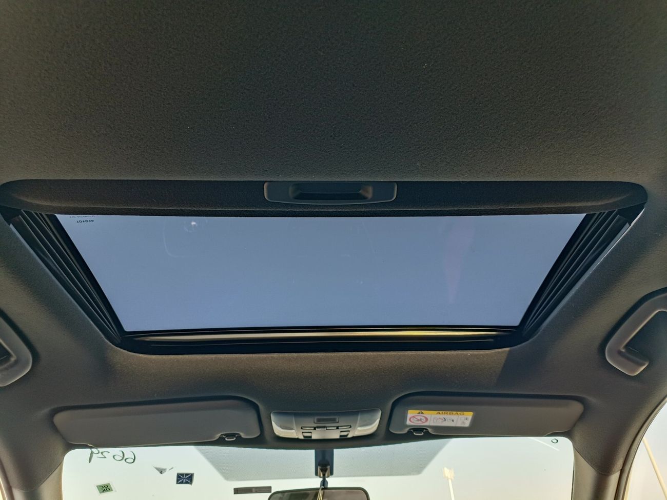 Toyota Corolla Cross 1.8L HYBRID / LEATHER SEATS / DVD+CAMERA / SUNROOF (CODE # TCCH-01)