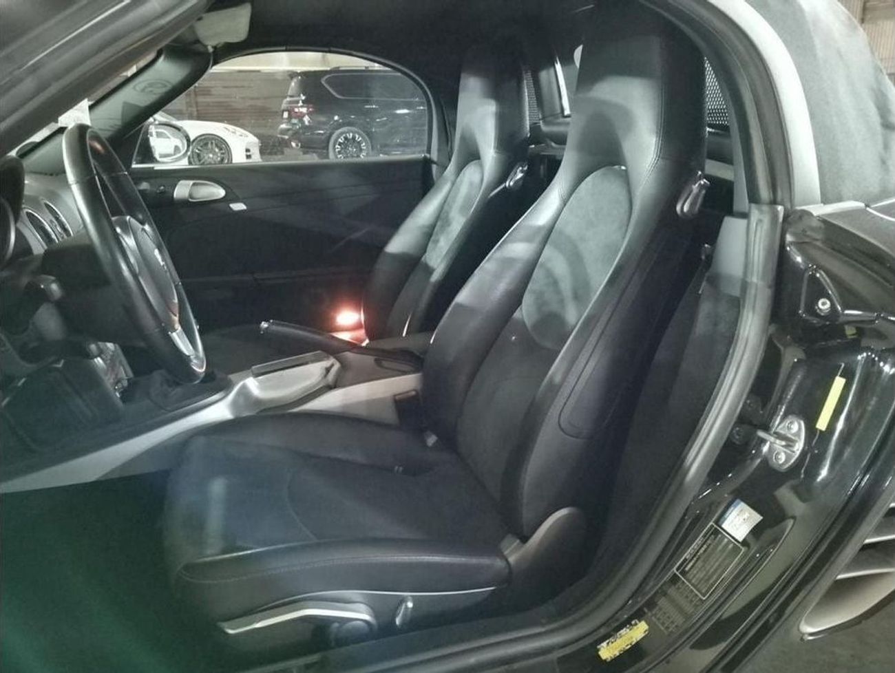 Porsche 718 Boxster PORSCHE BOXSTER 2006 2.7L | MANUAL TRANSMISSION (6MT) | SPORT CHRONO PACKAGE | SPORT STEERING | PSM