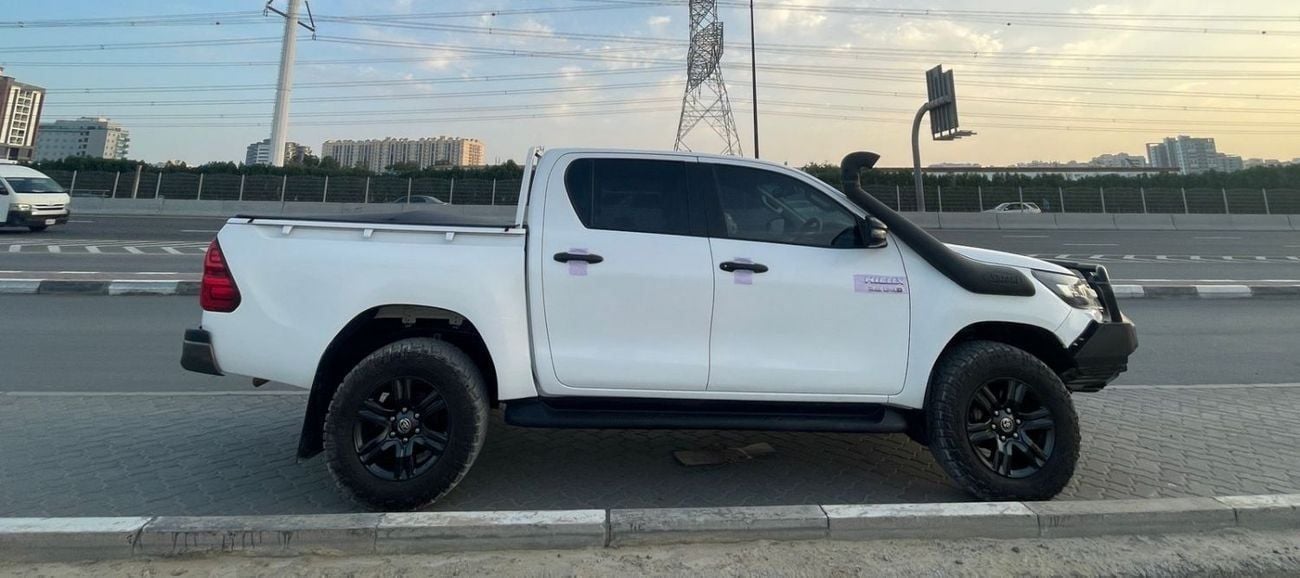 Toyota Hilux GLX diesel 2800 cc ,automatic gear ,right hand drive ,for export only