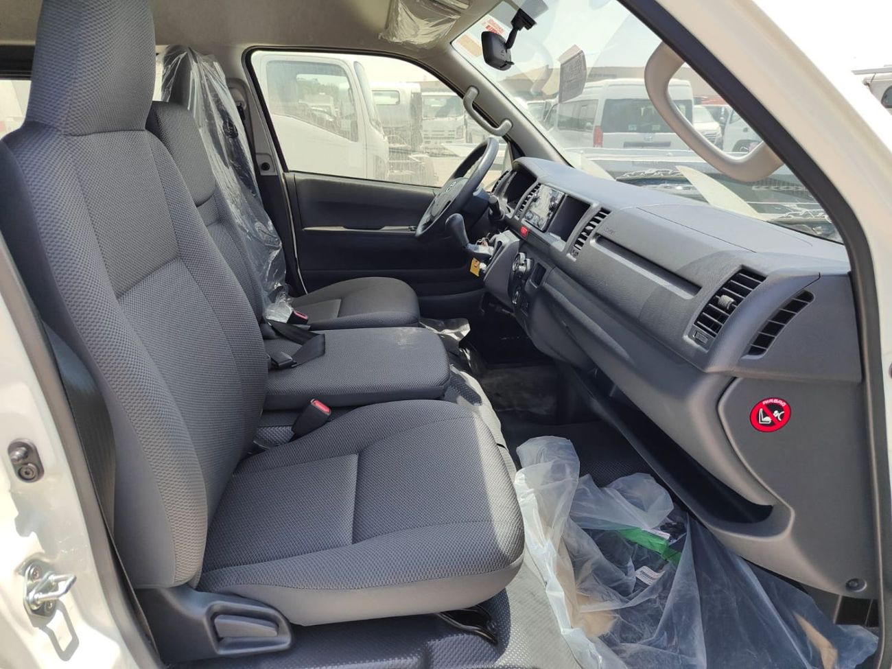 تويوتا هاياس 2025 Toyota Hiace (Old-Shape) High-Roof 16-Seater Passenger Van 2.7L 4-Cyl Petrol M/T RWD For Africa