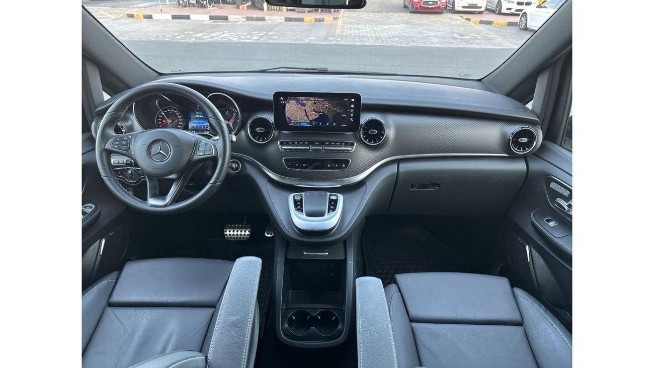 Mercedes-Benz V 300 V-300 deisel 2023 FULL OPITION // UNDER WARRANTY // ORGINAL PAINT // PERFECT CONDOITION