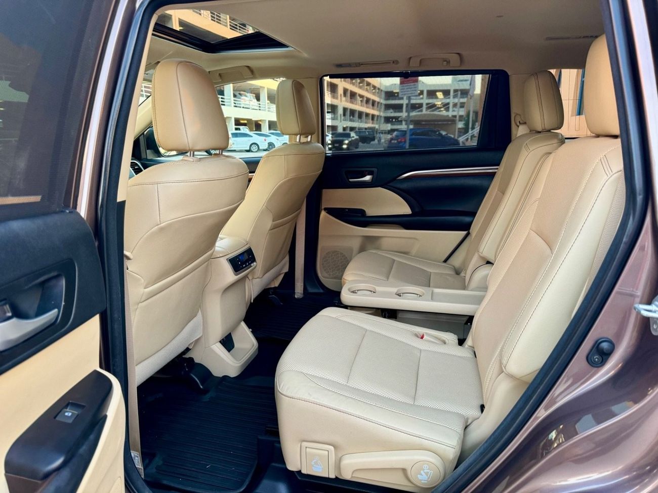 Toyota Highlander 2018 LIMITED EDITION 4x4 LOW MILEAGE FULL OPTION USA IMPORTED