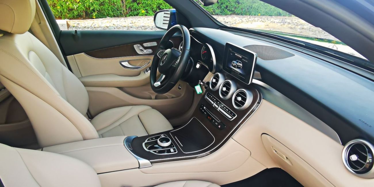 Mercedes-Benz GLC 300 2.0L-4CYL Full Option-Excellent Condition American Specs