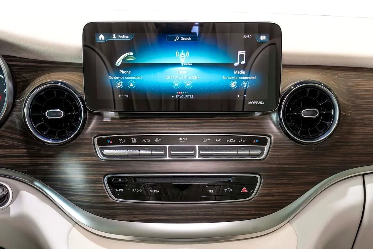 Mercedes-Benz V 250 Premium Edition - European Built Revolver VIP | 1 Year Warranty Included | 0% DP | AED 4,312 P/M |