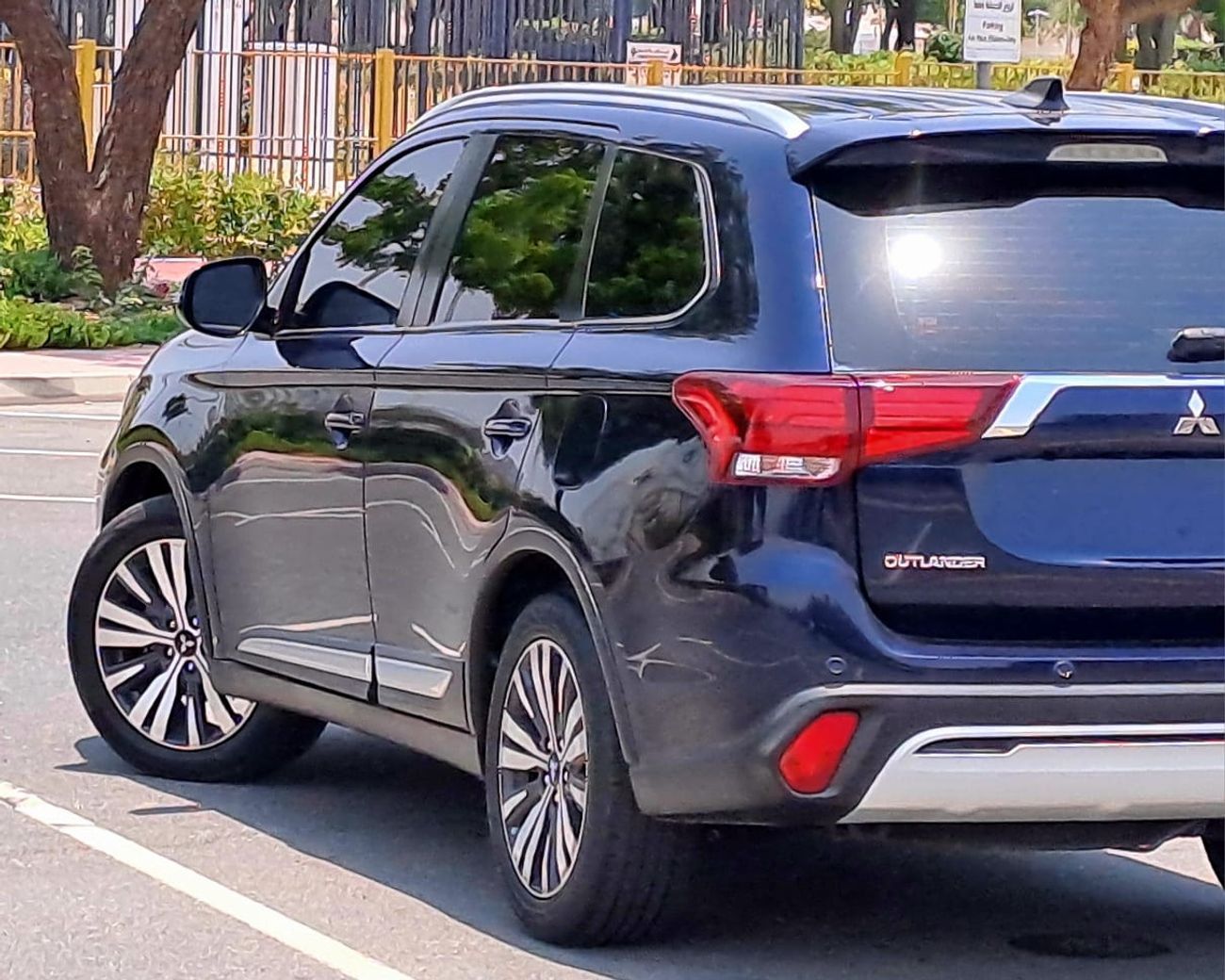 Mitsubishi Outlander GLX High 2.4L 899-Monthly l GCC l Cruise, Camera, 4x4 l Accident Free