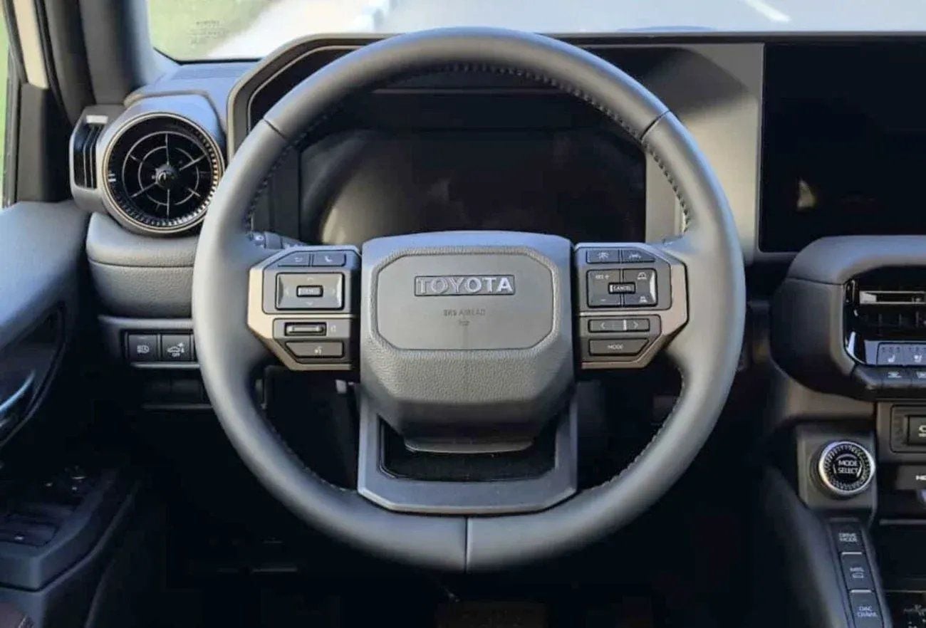 تويوتا برادو TOYOTA PRADO TURBO| 2.4L V4  PETROL | POWER WITH LEATHER SEATS | SUNROOF | FULL OPTION | MY2025