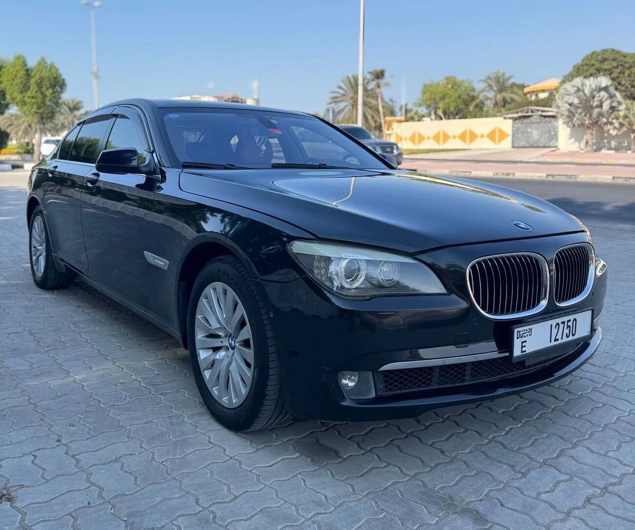 BMW 750i