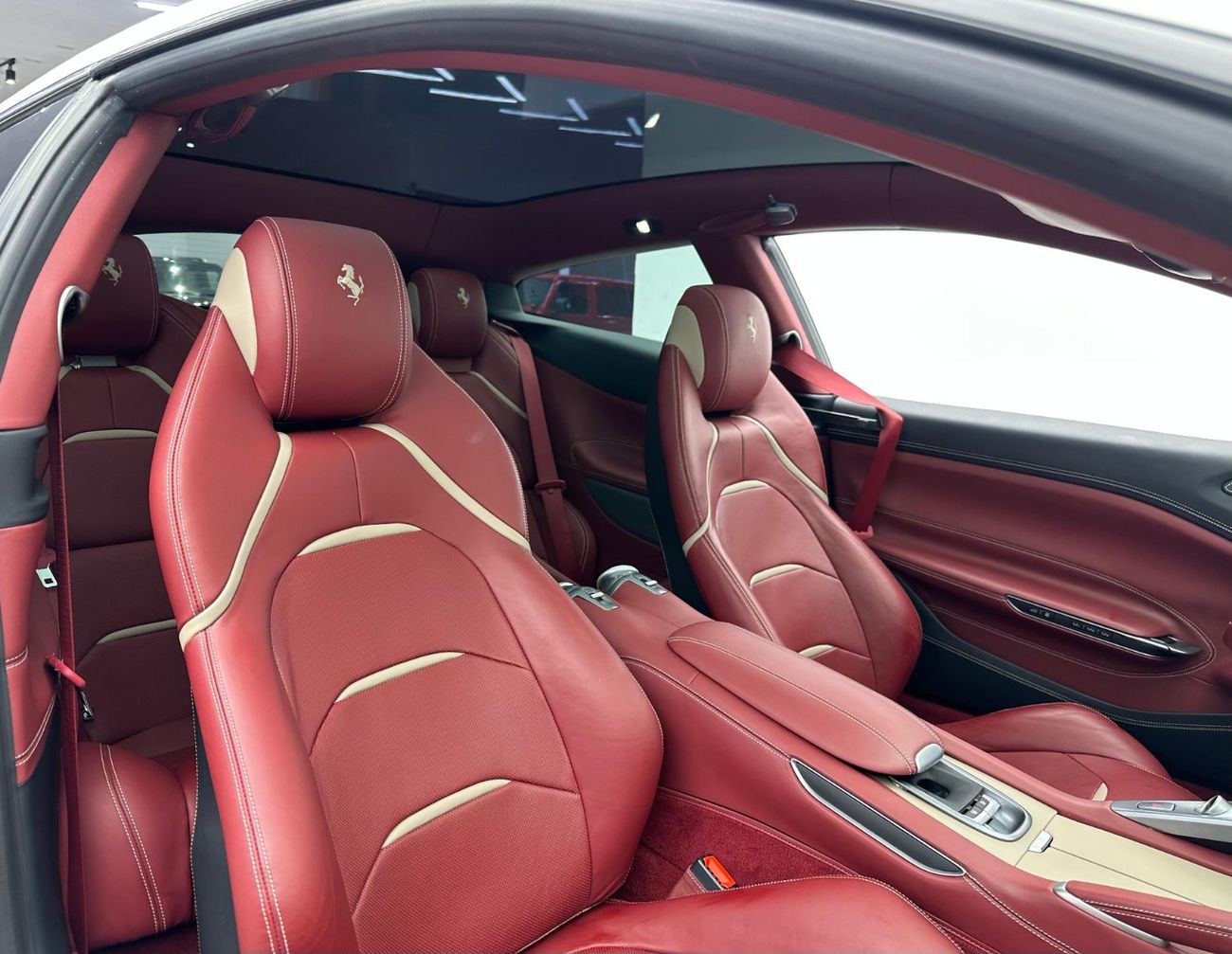 فيراري جي تي سي 4  لوسو 2017 Ferrari GTC4Lusso V12, Agency Full Service History, GCC