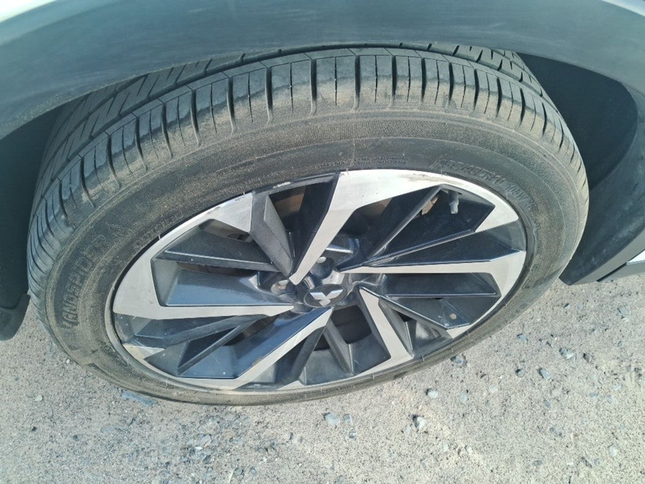 ميتسوبيشي آوتلاندر PREMIUM 2.4 | بدون دفعة مقدمة | اختبار القيادة في المنزل