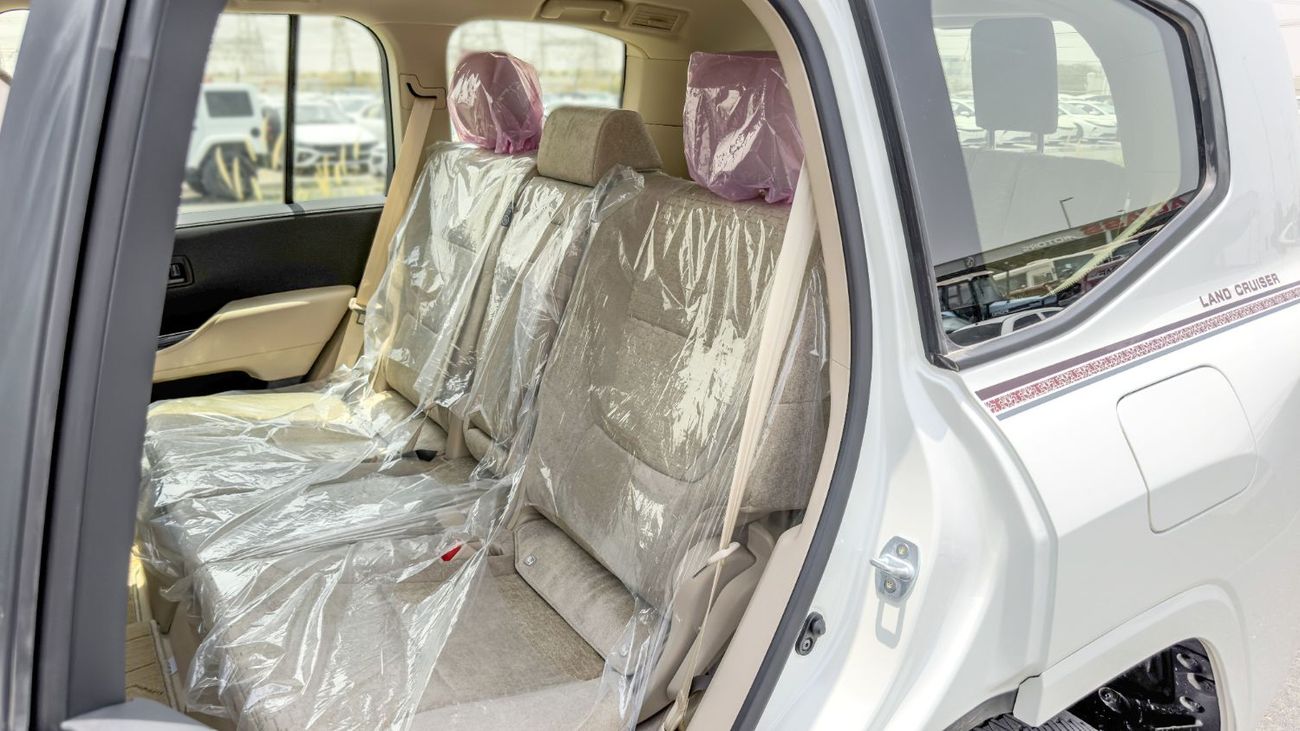 Toyota Land Cruiser GXR 2026 Toyota Land Cruiser GXR 3.3L AT Diesel (White-Beige) Basic