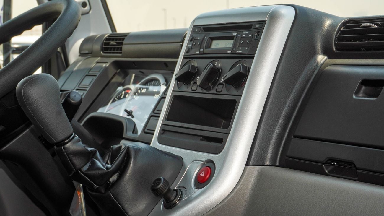 Mitsubishi Canter Van