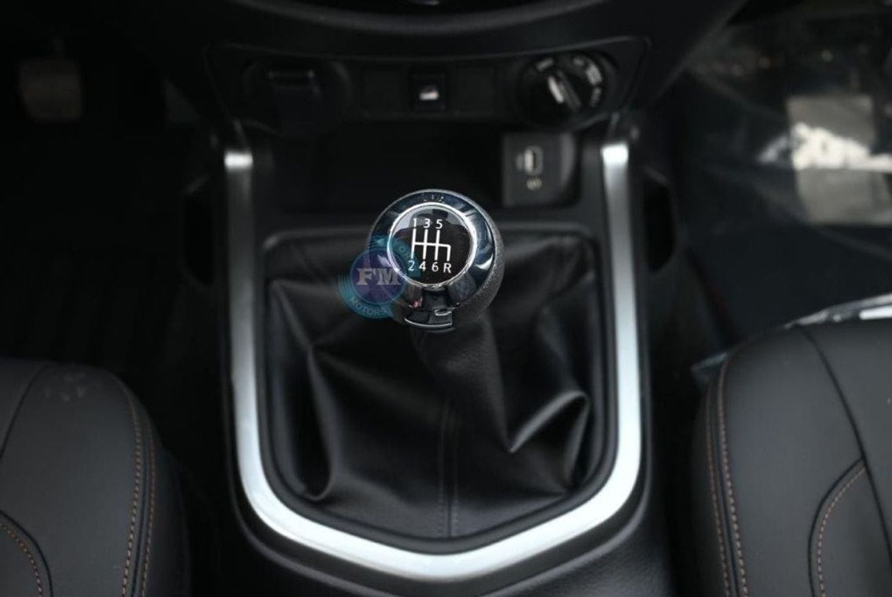 نيسان نافارا Double Cab LE 2.5L Petrol 4WD 5 Seater Manual