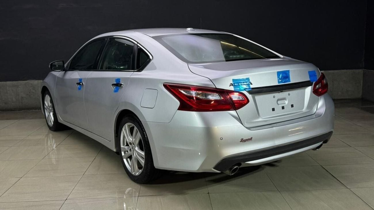 نيسان ألتيما