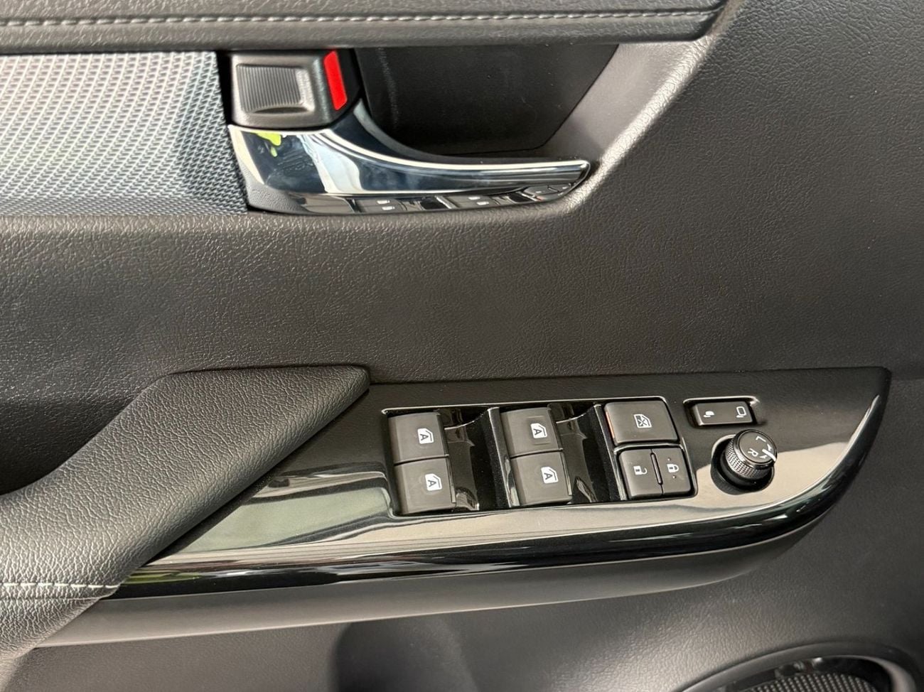 Toyota Hilux GR-SPORT 4.0 V6 **EXPORT ONLY**التصدير فقط خارج الخليج***