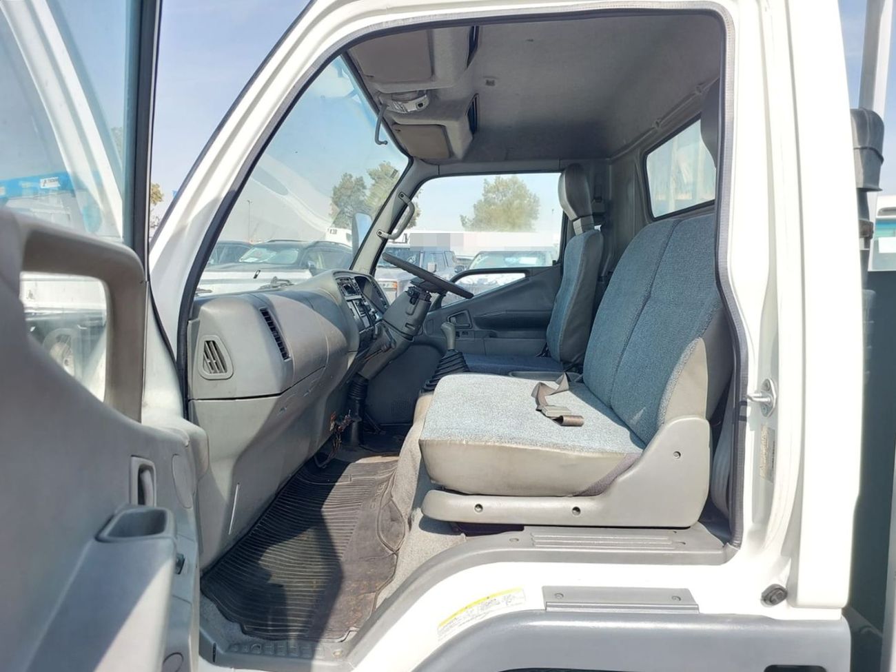 Mitsubishi Fuso Canter MITSUBISHI CANTER TRUCK RHD 1997 MODEL 4.5 L DIESEL MANUAL(PM32294)