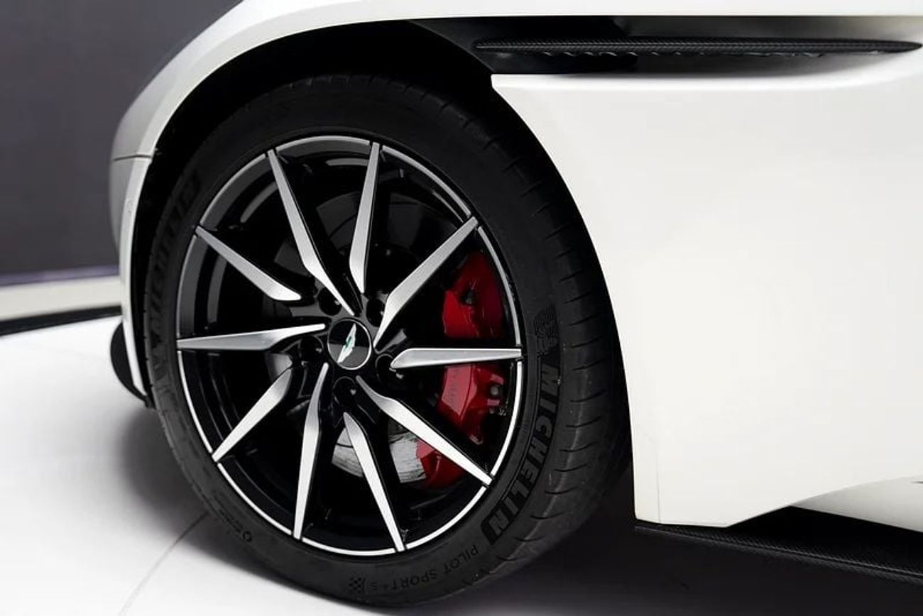 Aston Martin DB11 VOLANTE Std 4.0L