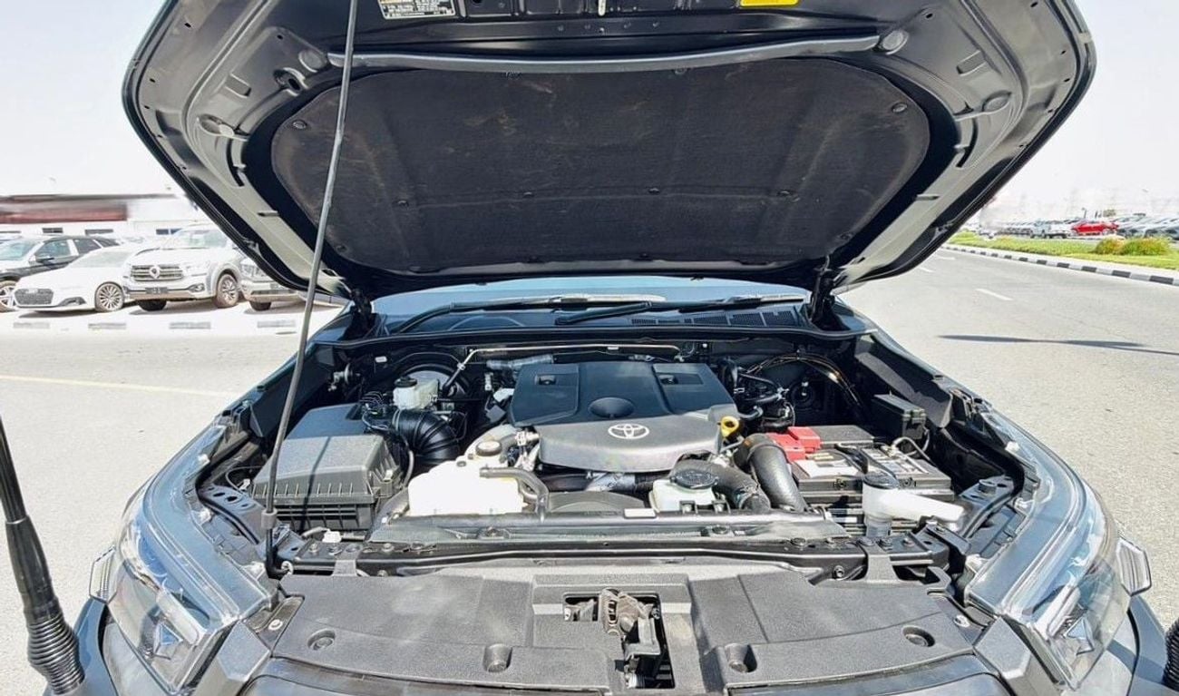 تويوتا هيلوكس 