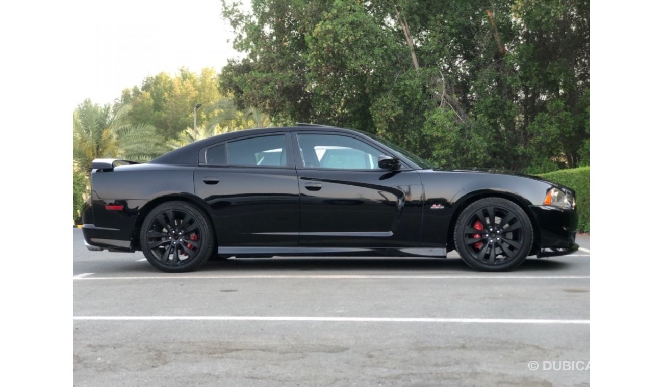 Dodge Charger SRT8 MODEL 2014 GCC car prefect condition inside and outside full option sun roof leather seats navi