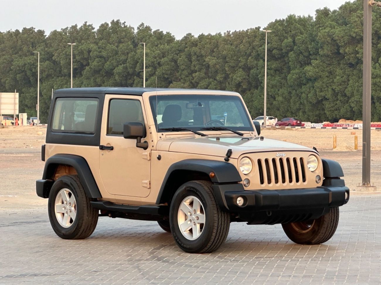 جيب رانجلر موديل 2016 خليجي حاله ممتازه من الداخل والخارج فل مواصفات