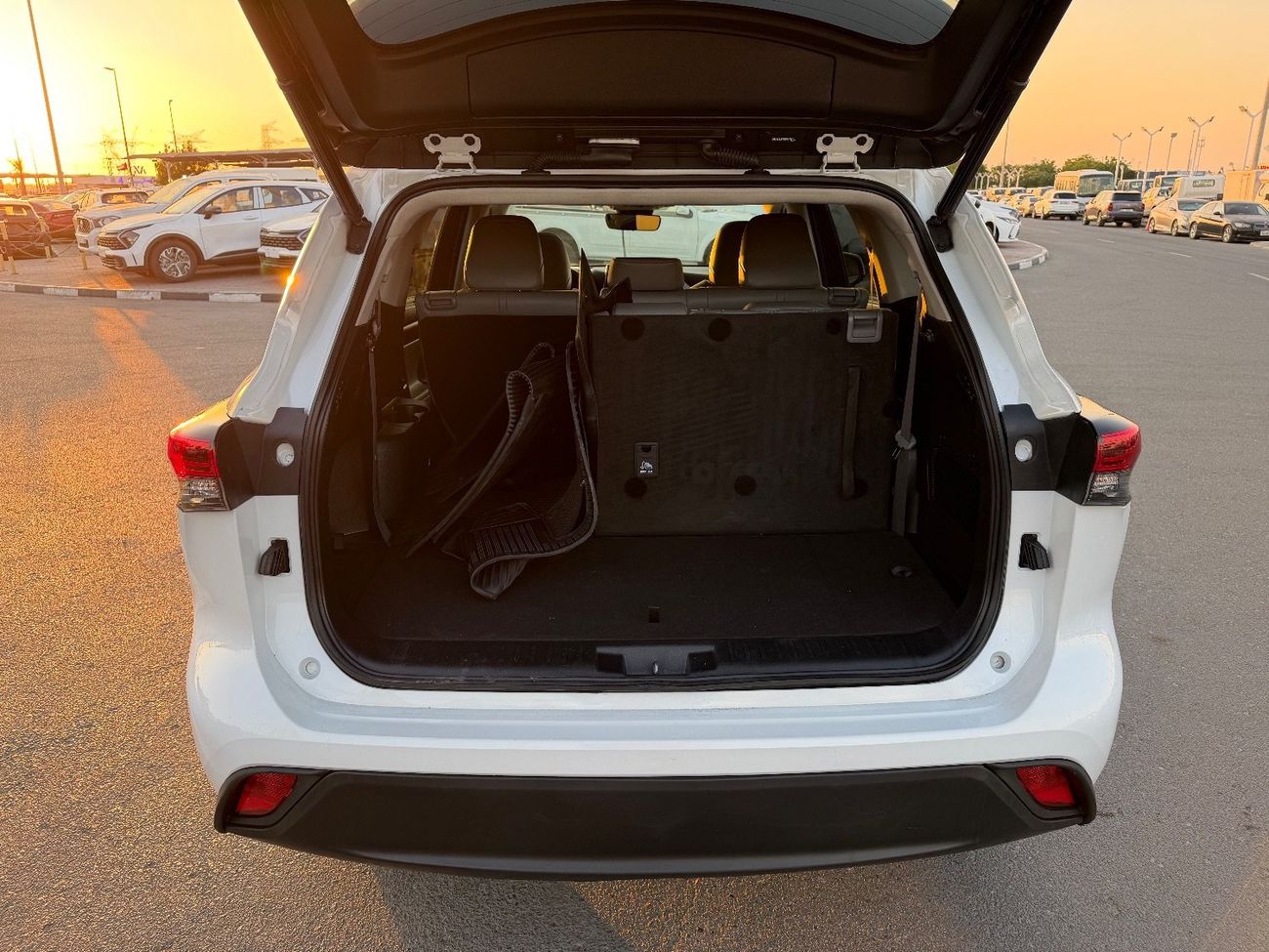 Toyota Highlander 2022 TOYOTA HIGHLANDER XLE HYBRID AWD FULL IMPORTED FROM USA