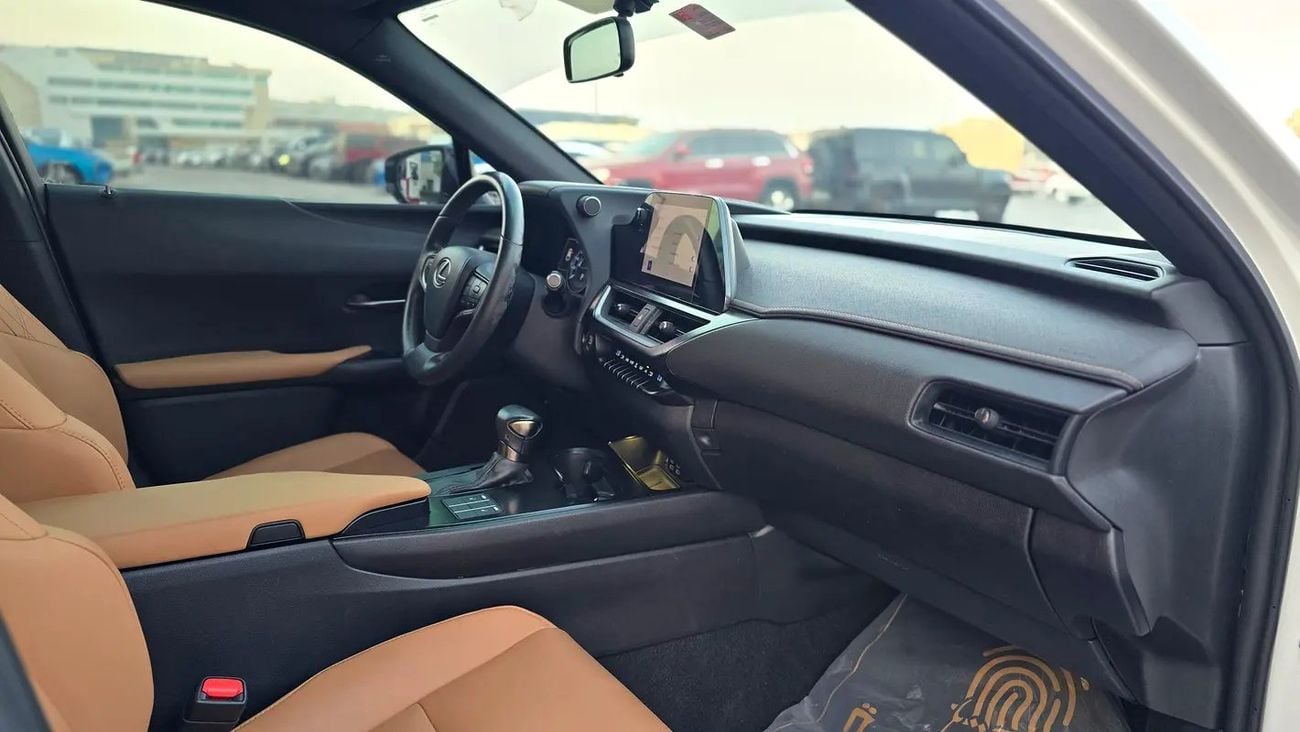 لكزس UX 200 بريمير | GCC | service history| Dealer Warranty