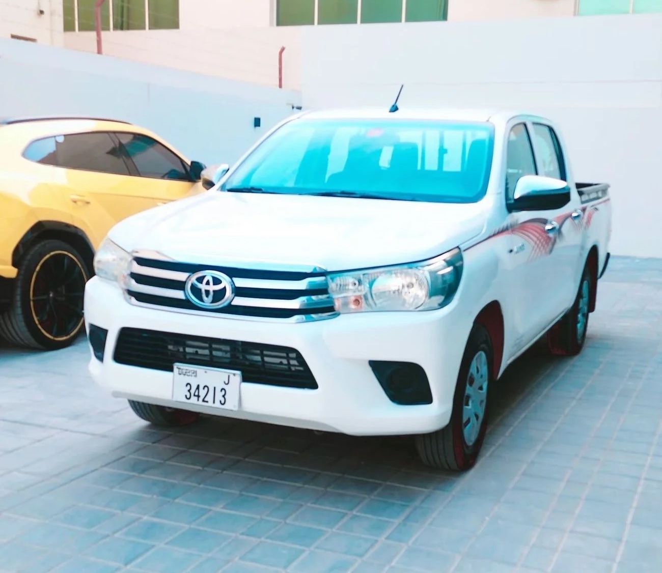 تويوتا هيلوكس GL 2.7L Double Cab Utility RWD