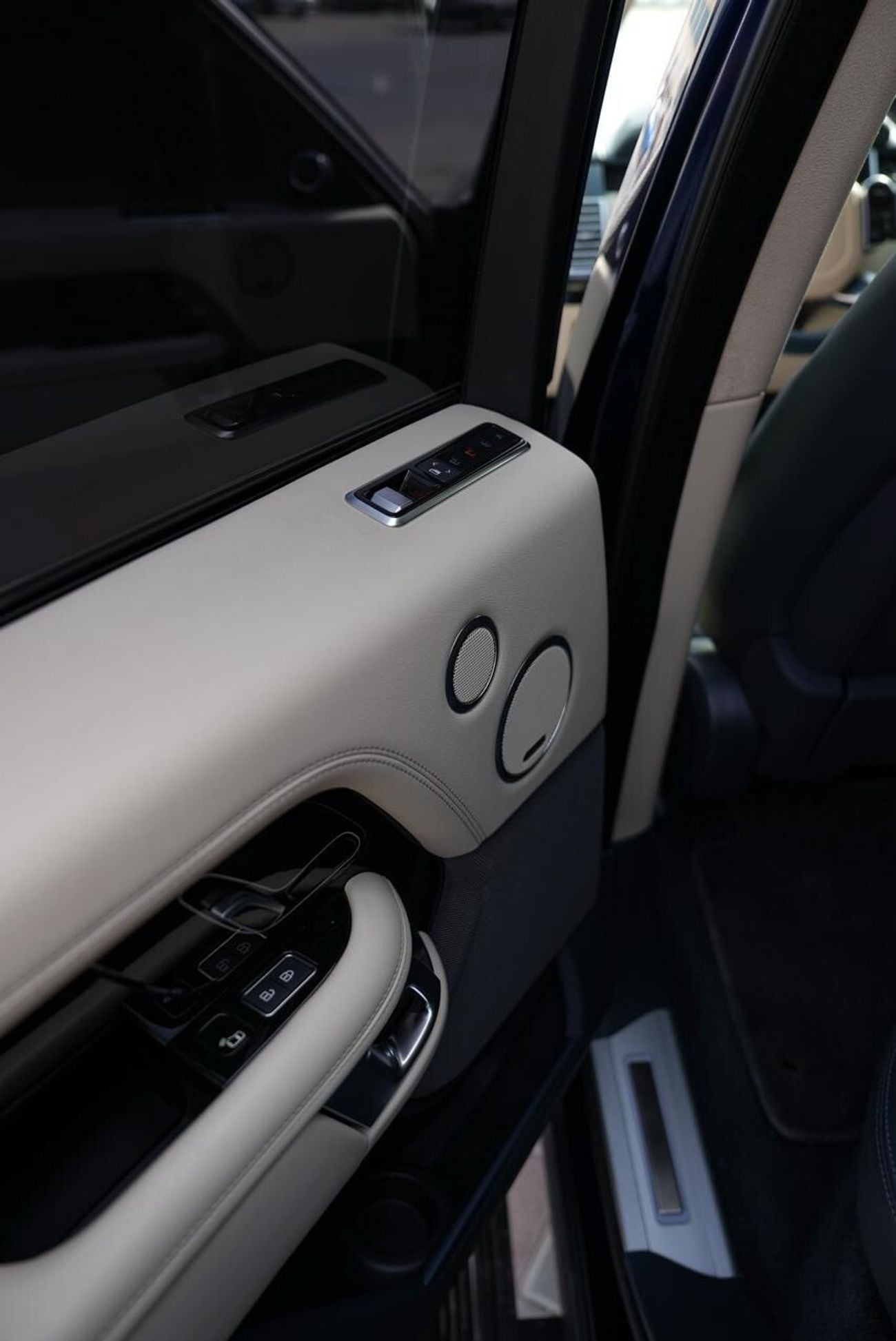 Land Rover Range Rover Vogue P400 3.0L