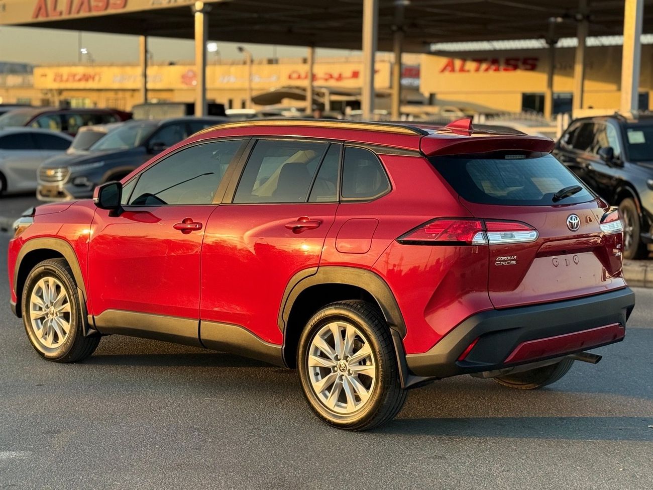 تويوتا كورولا كروس Full option 2.0 L Sunroof, push start