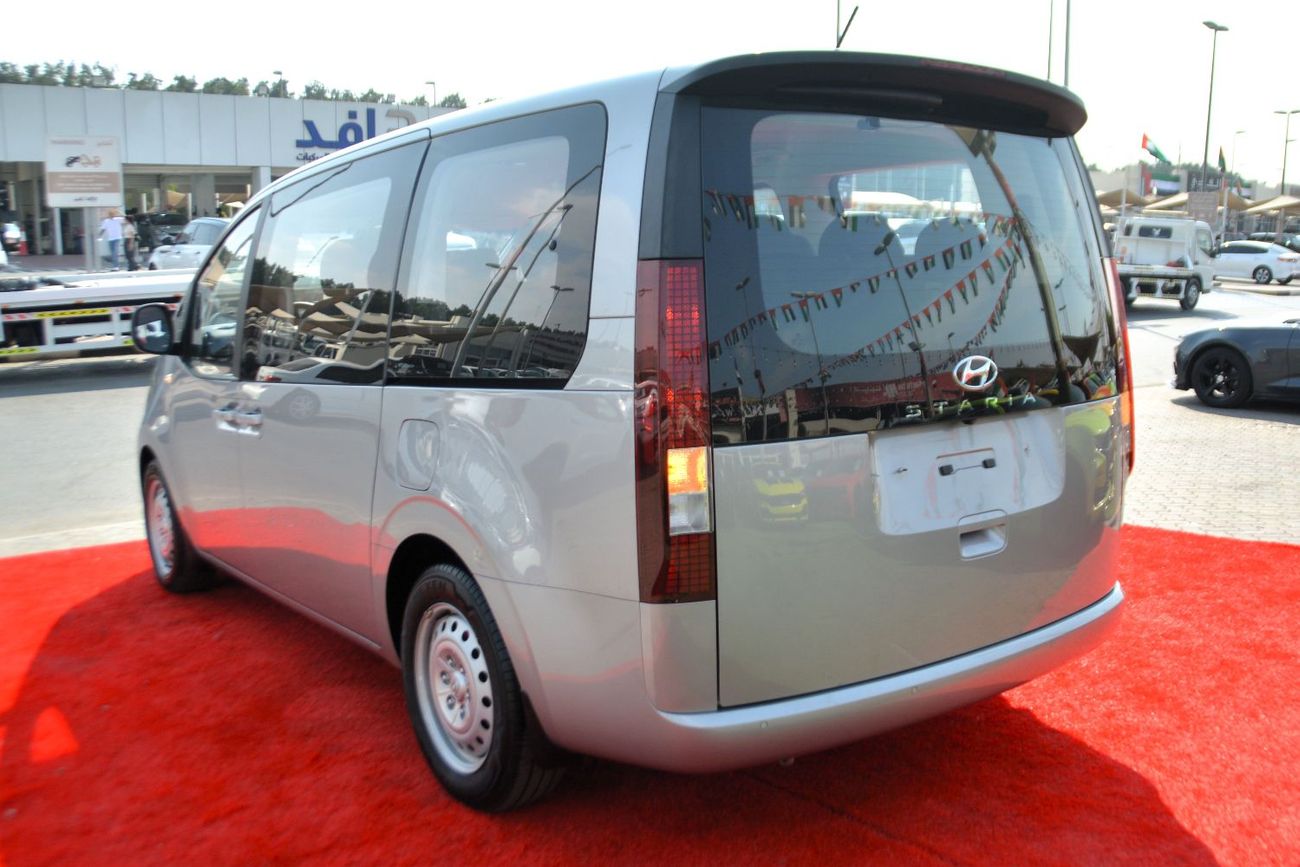 Hyundai Staria DIESEL 11 SEATS