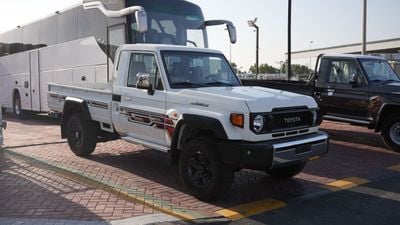 Toyota Land Cruiser Pick Up TOYOTA LC79 PICK-UP SINGLE CABIN 4.0L V6 M/T 2025 BASIC