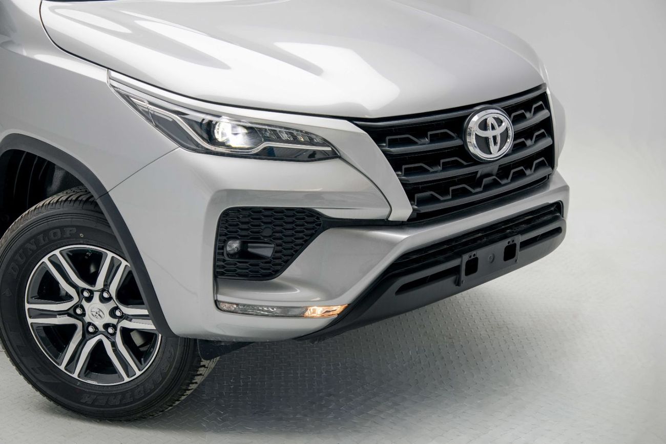 Toyota Fortuner EXR 2.7L - Silver Metallic Inside Beige | Export Only