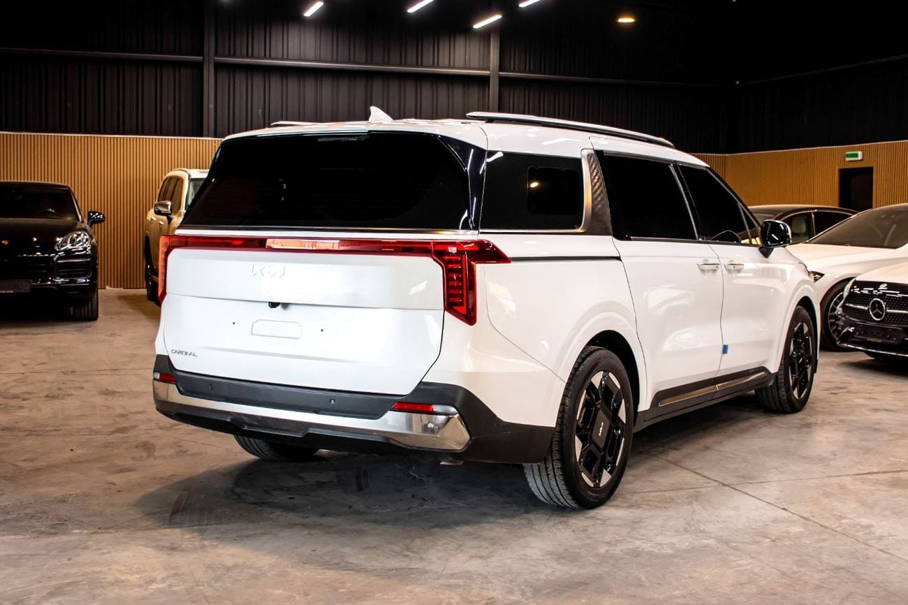 Kia Carnival EX DLX
