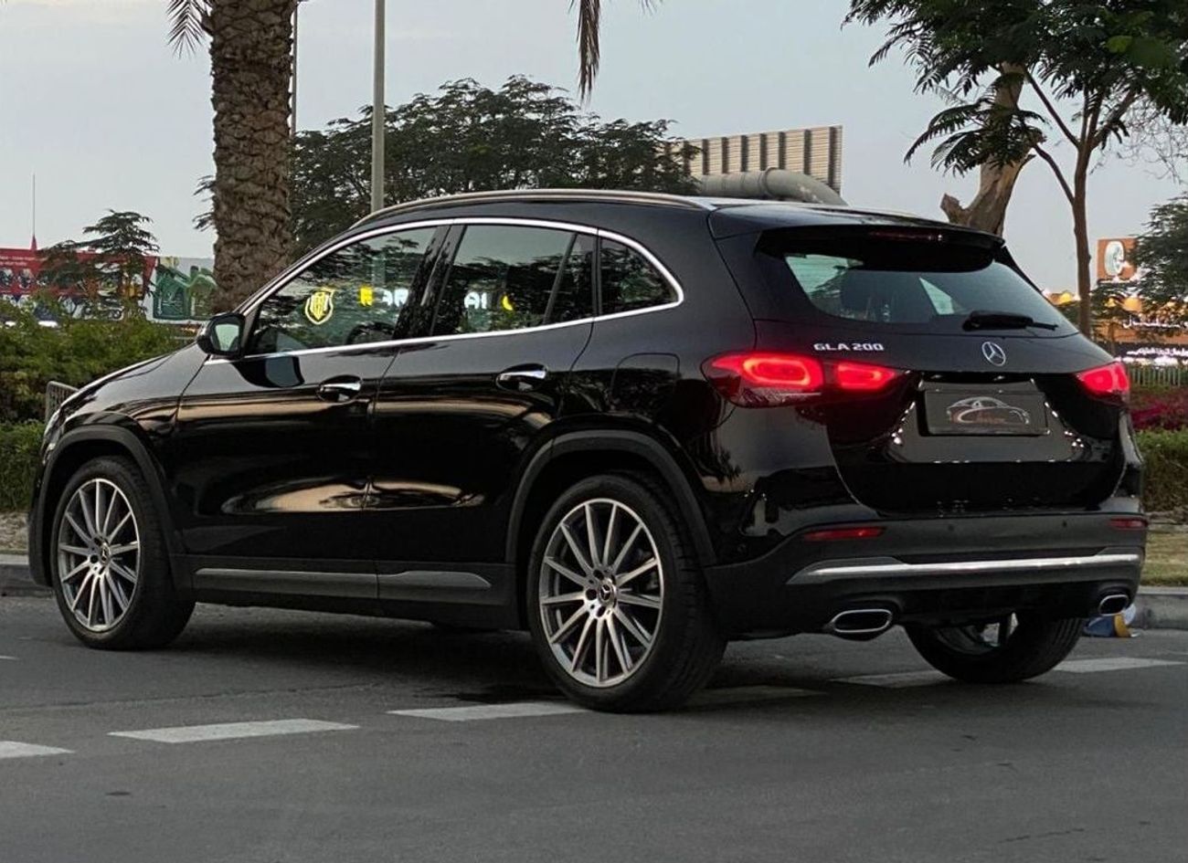 Mercedes-Benz GLA 200 Premium 1.4L