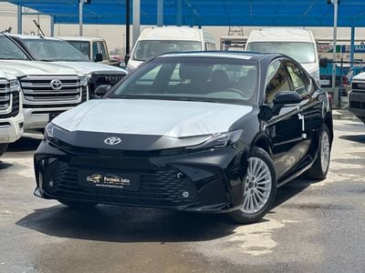 تويوتا كامري 2.5 لتر LE بانزين أوتوماتيك // 2026 // فئة متوسطةمع فتحة سقف، DVD وكاميرا خلفية،