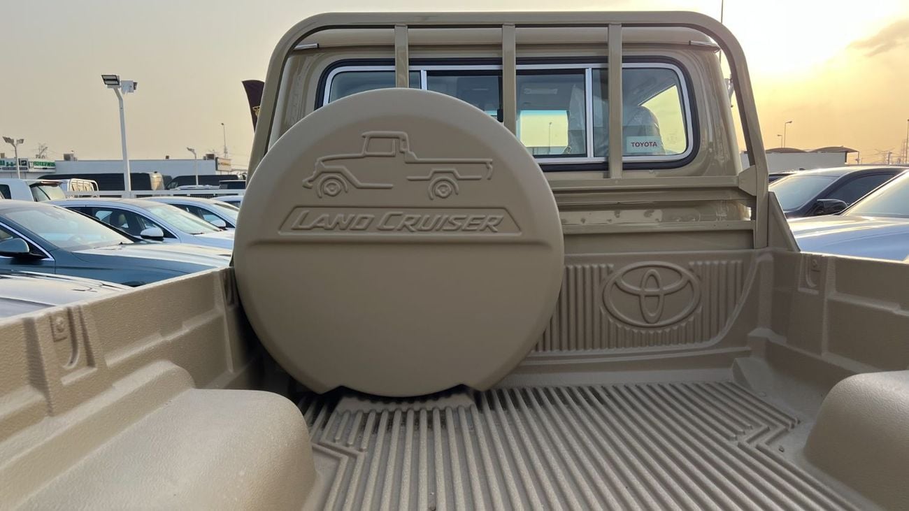 تويوتا لاند كروزر بيك آب SC 4.0L