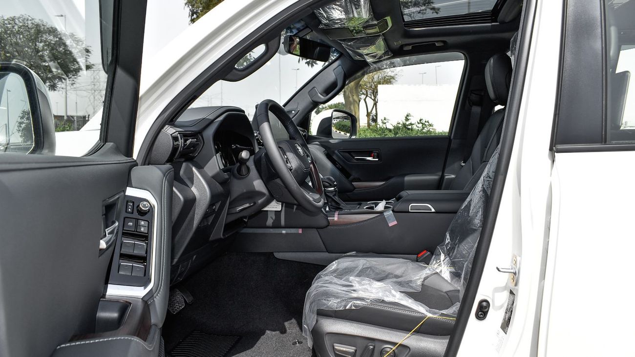 تويوتا لاند كروزر ECT0071 - Toyota Land Cruiser 300 GXR - 3.5L Petrol - White/Black