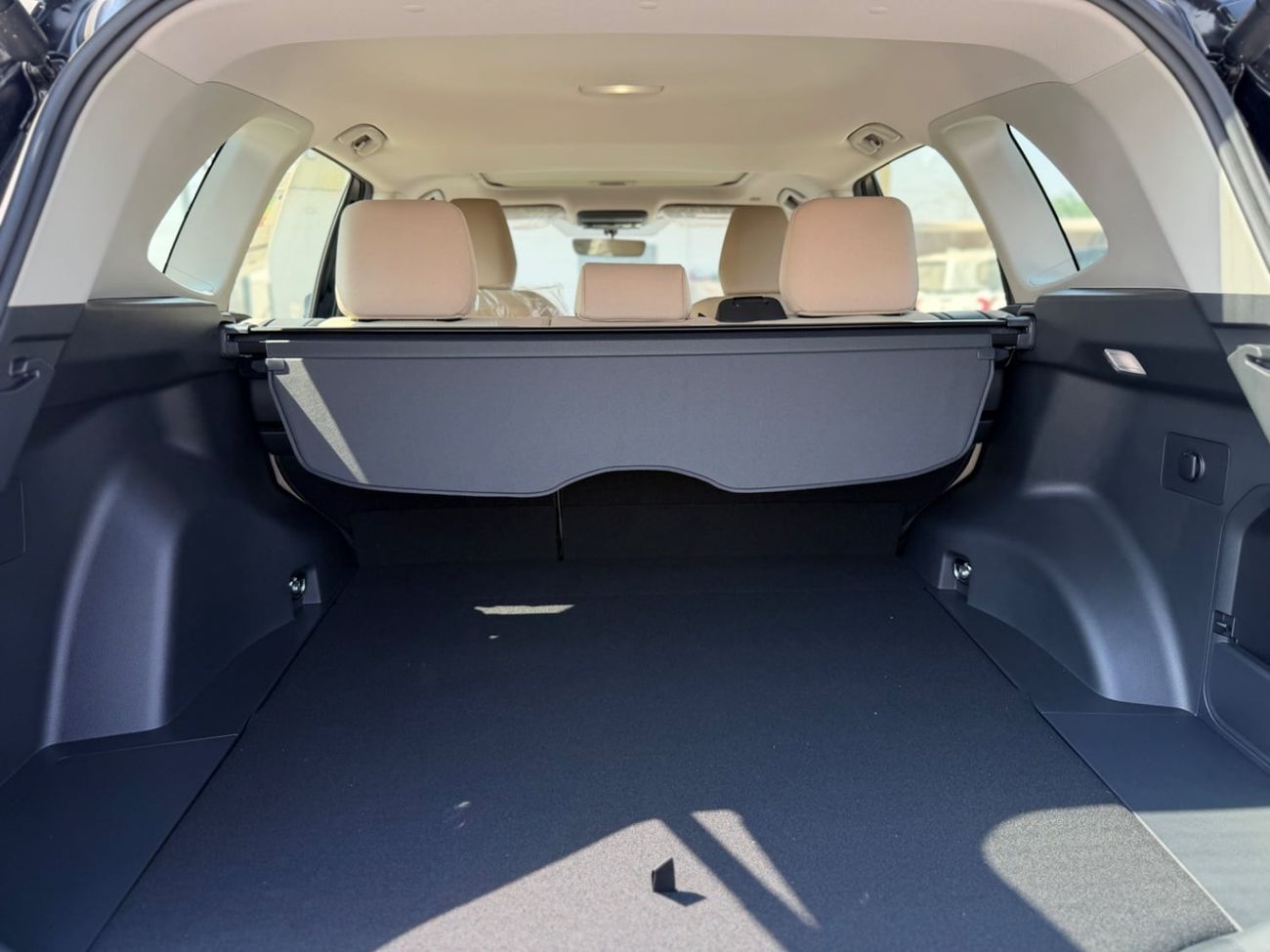 تويوتا راف ٤ XLE * الموديل: تويوتا RAV4 2026 * المحرك: 2.0 لتر بنزين * نوع الوقود: بنزين - يورو 4 * نظام الدفع: دفع ر