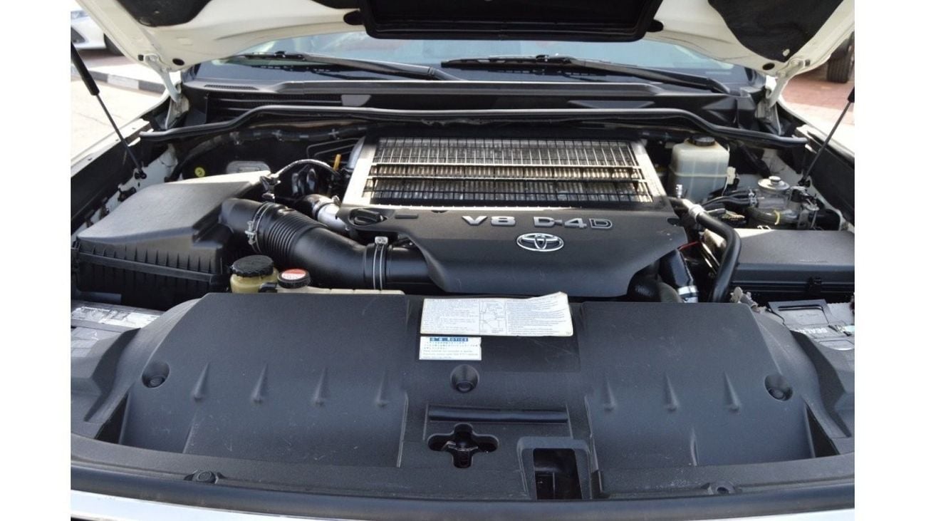 تويوتا لاند كروزر GXR