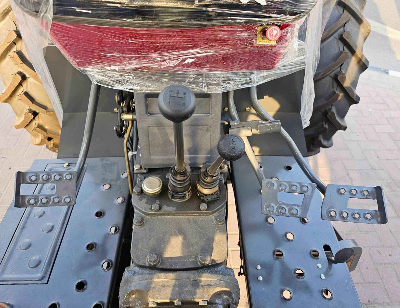 ماسي فيرجوسون 390 TRACTOR | DIESEL | M/T | 4WD WITH DISC PLOUGH (CODE # 69071)