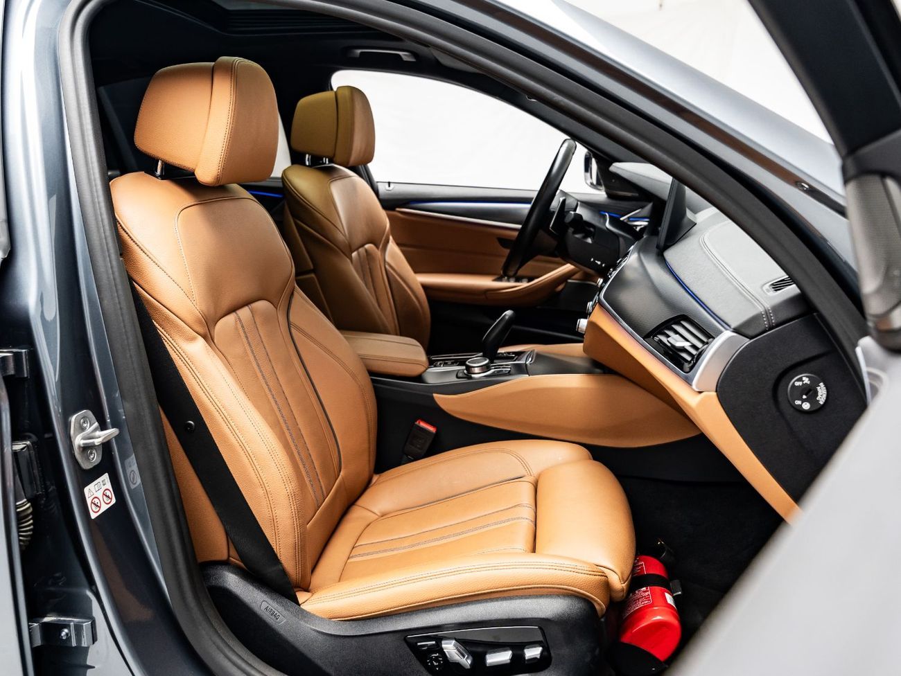 بي أم دبليو 540i 2023 BMW 540i, 2028 BMW Warranty + Service Contract, Low KMs, GCC