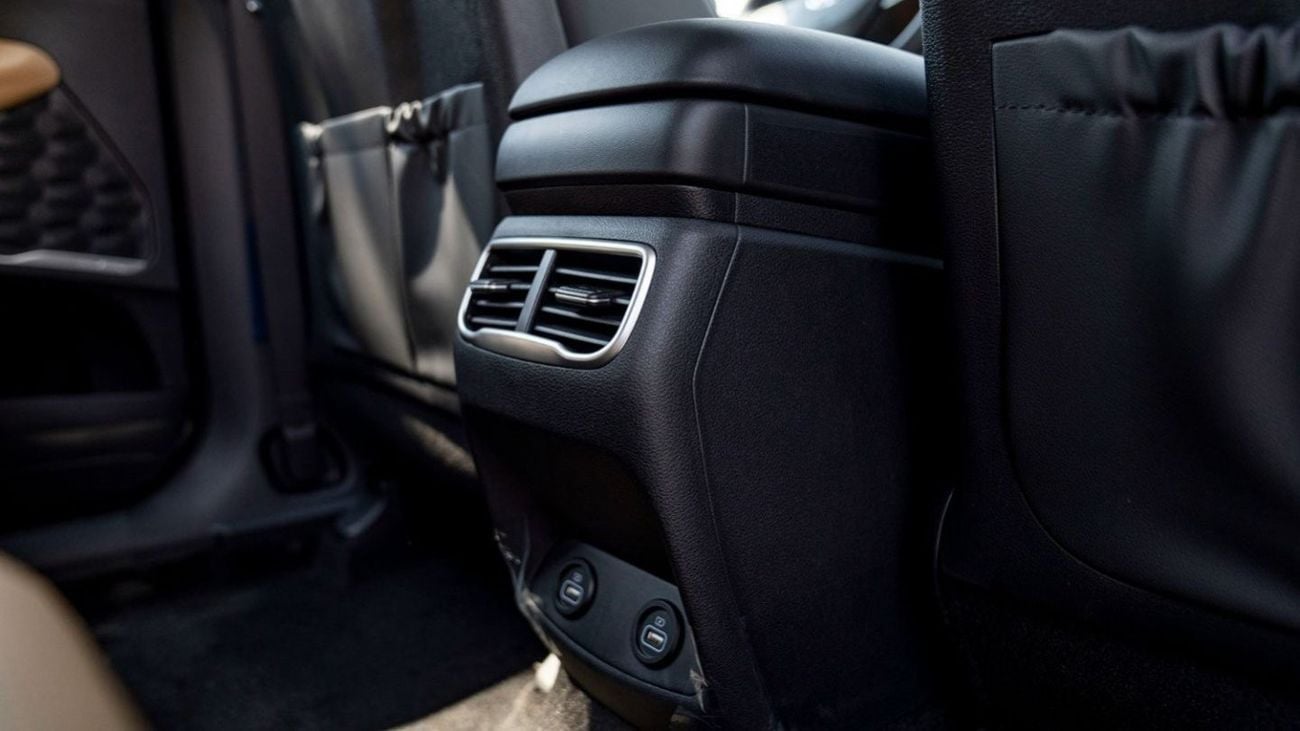 Hyundai Santa Fe LUXURY 2.5P AT MY2023 –BLACK