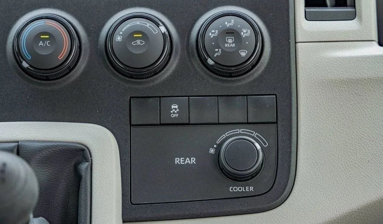 Toyota Hiace TOYOTA HIACE 3.5L PETROL V6 13 SEATER  M/T  2026
